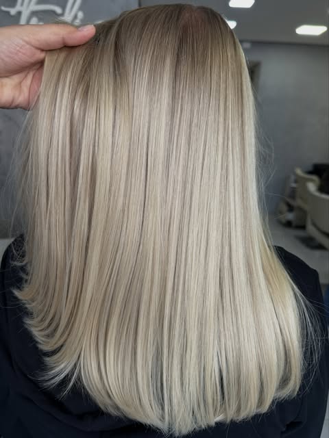 Loiro com brilho — Kah Studio Brooklin